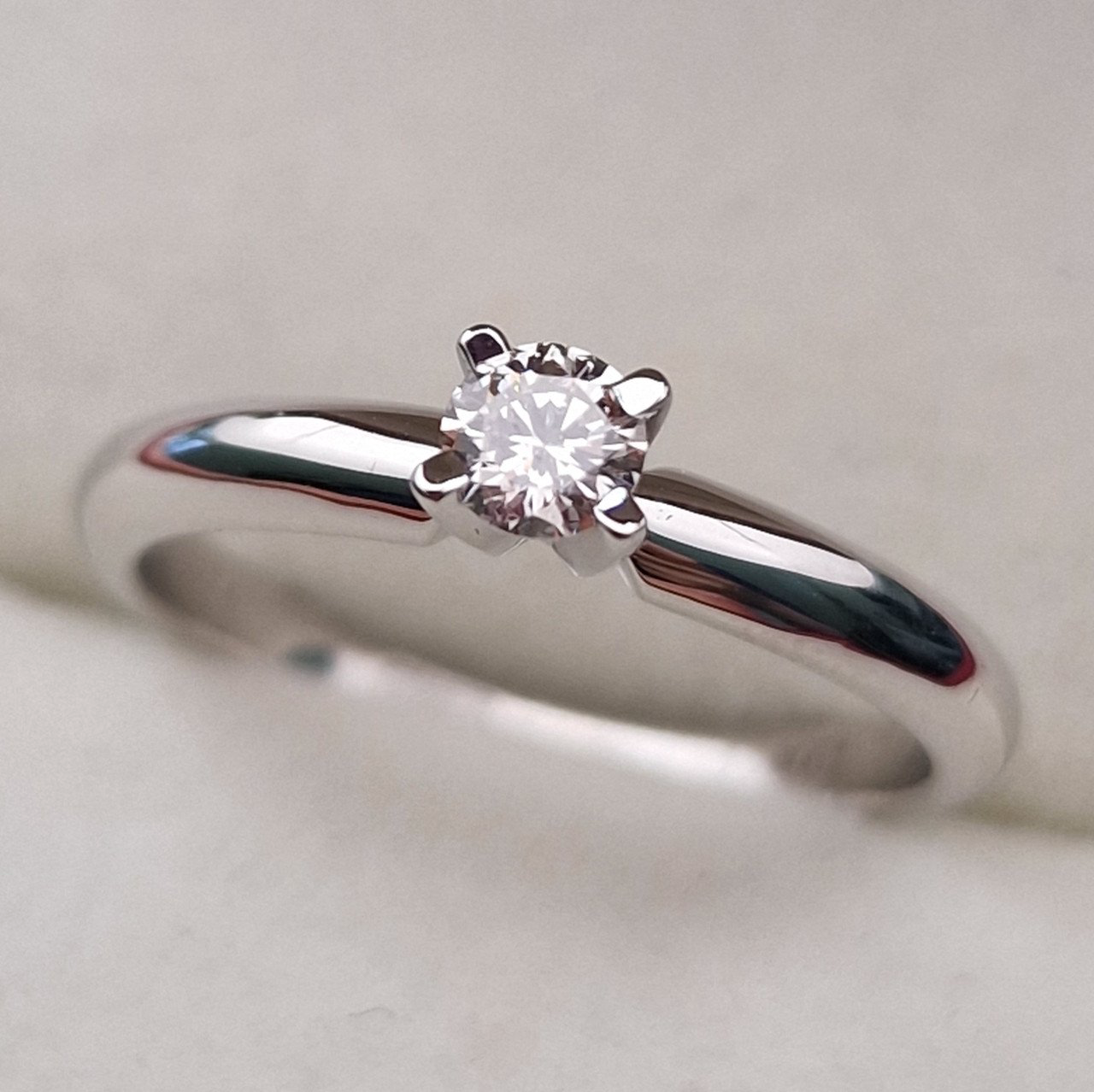 Кольцо Deimantas 100685945 16,51р 2,38гр 0,174ct. купить,NaN