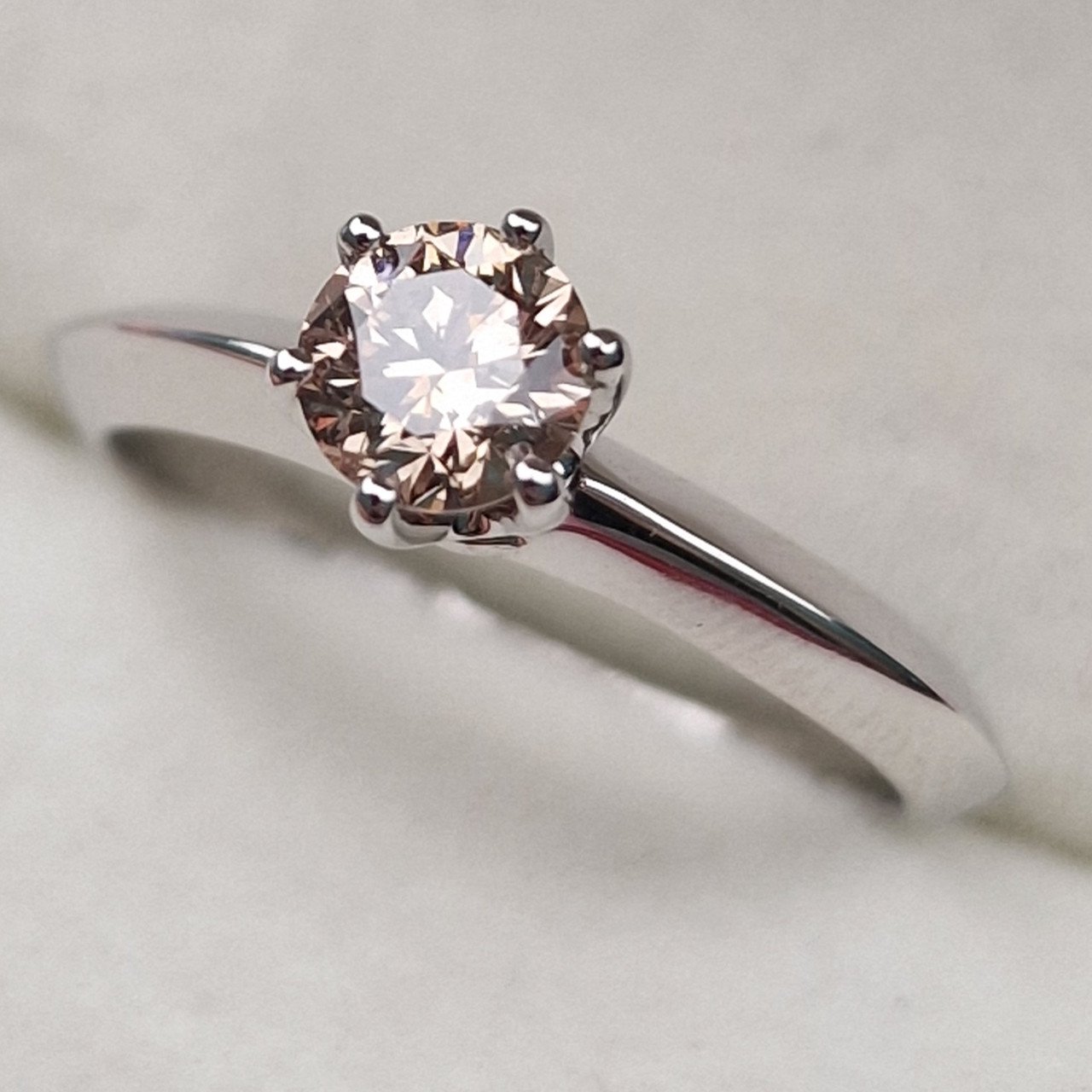 Кольцо Deimantas 100685965 17р 2,45гр 0,53ct. купить,NaN