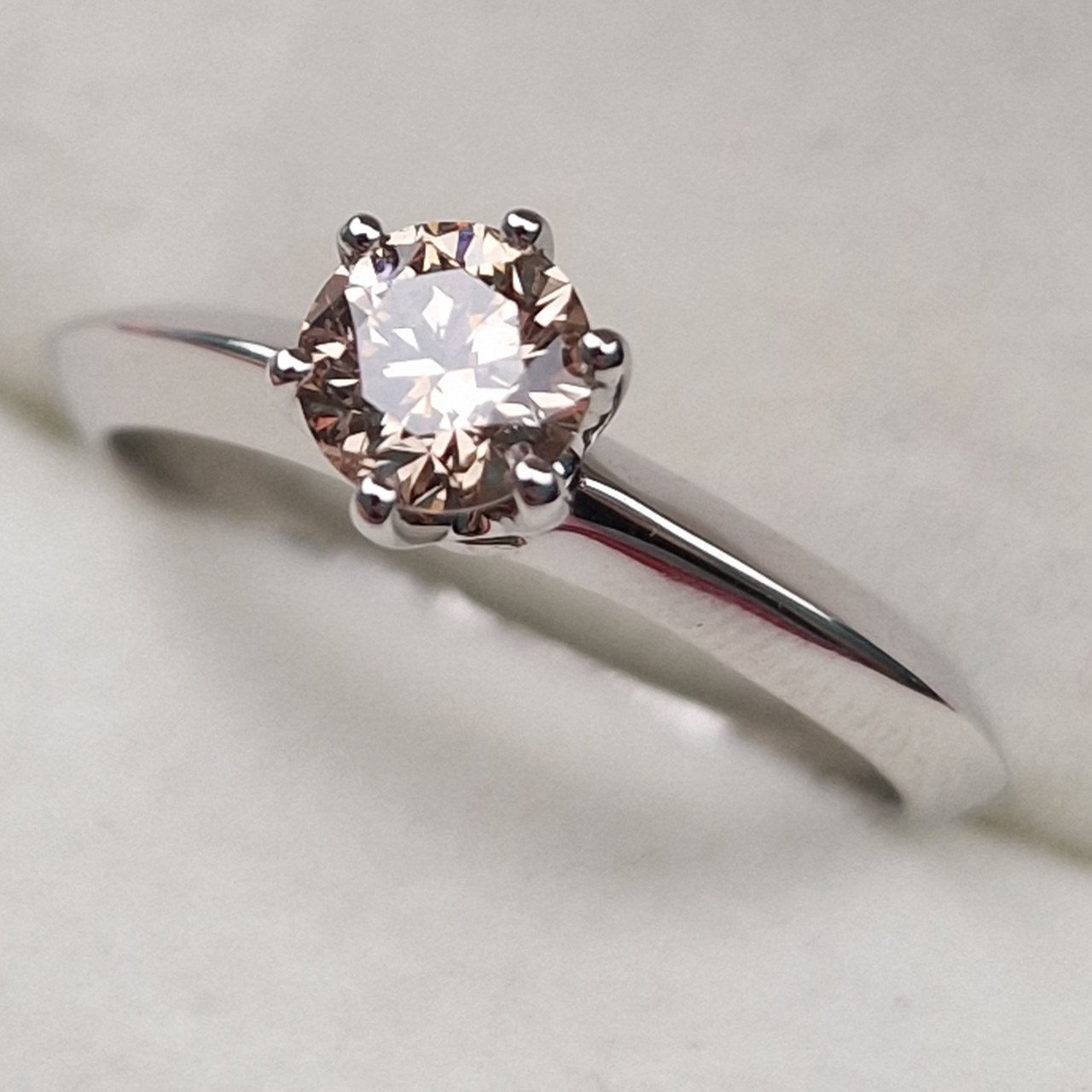 Кольцо Deimantas 100685965 17р 2,45гр 0,53ct. купить,NaN