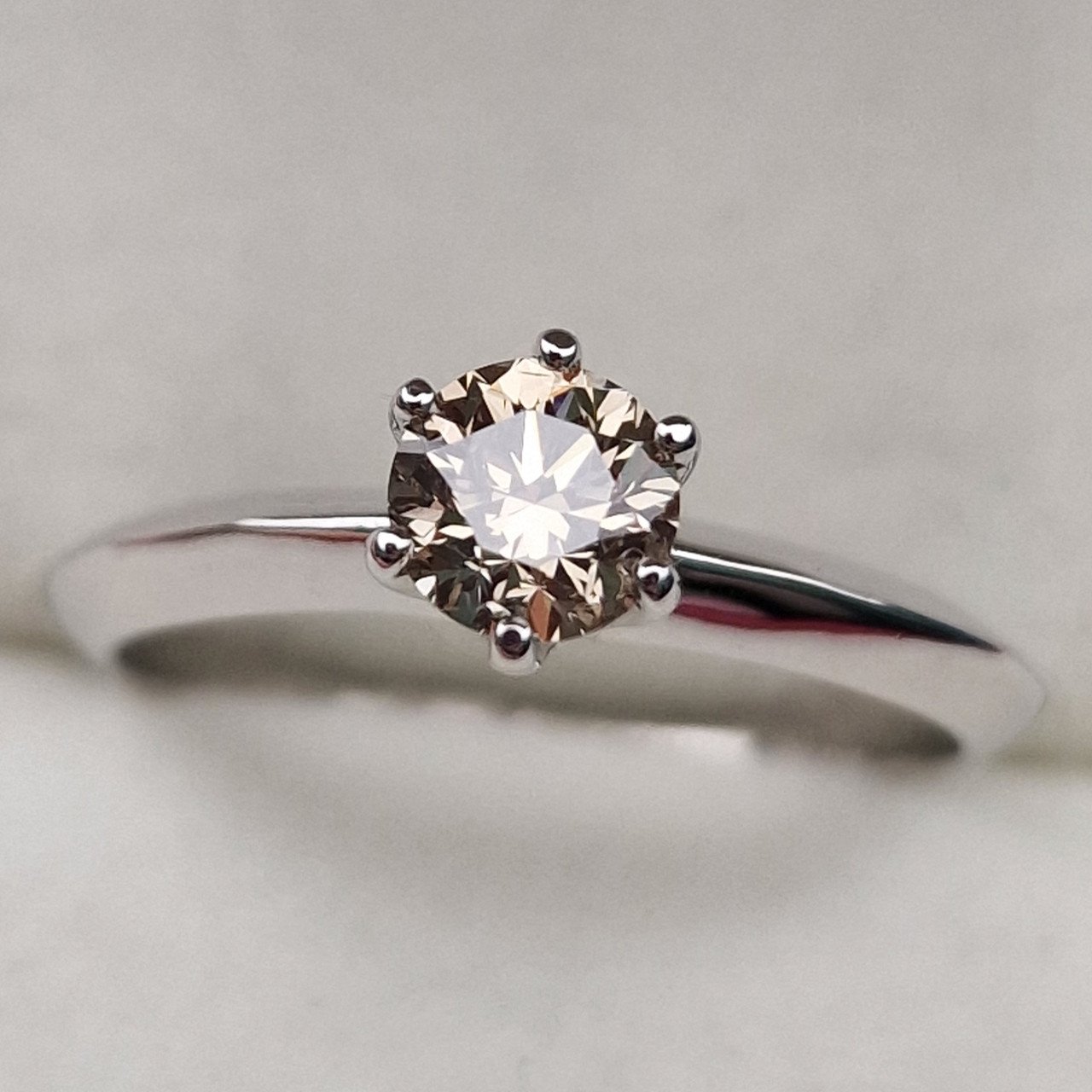 Кольцо Deimantas 100685974 17,8р 2,66гр 0,637ct. купить,NaN