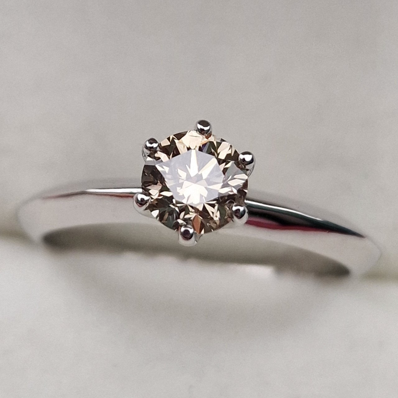 Кольцо Deimantas 100685974 17,8р 2,66гр 0,637ct. купить,NaN