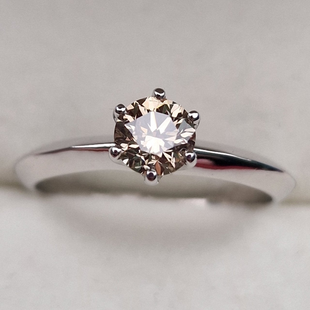 Кольцо Deimantas 100685974 17,8р 2,66гр 0,637ct. купить,NaN