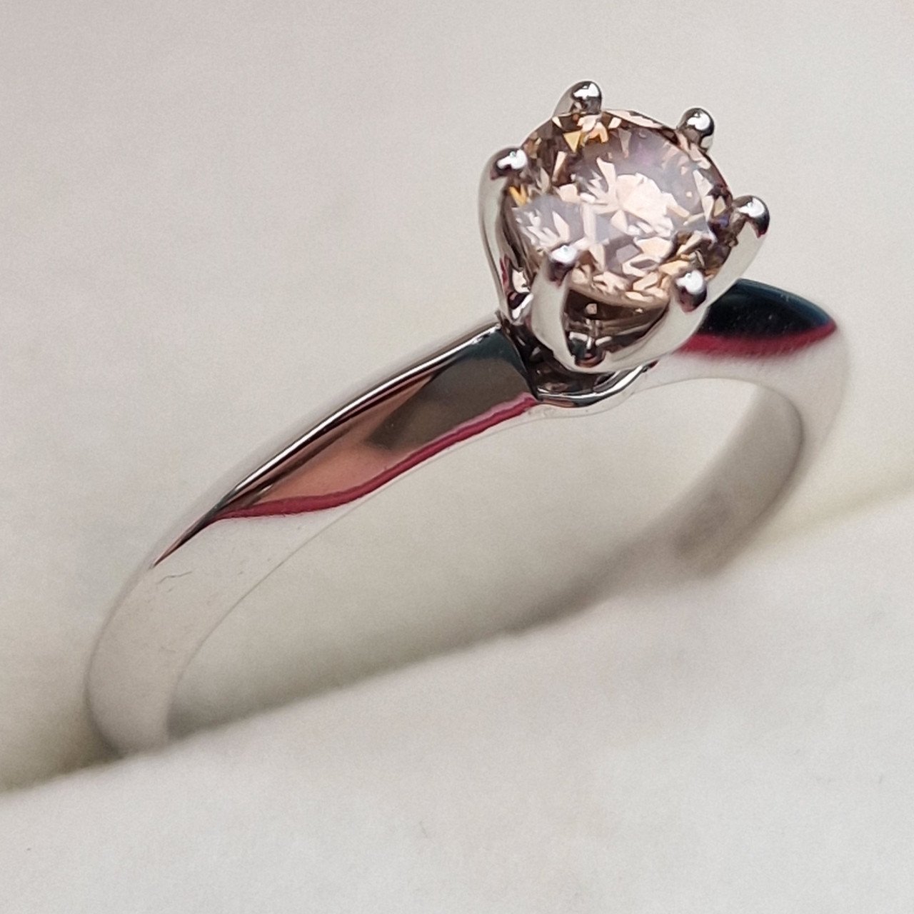 Кольцо Deimantas 100685965 17р 2,45гр 0,53ct. купить,NaN