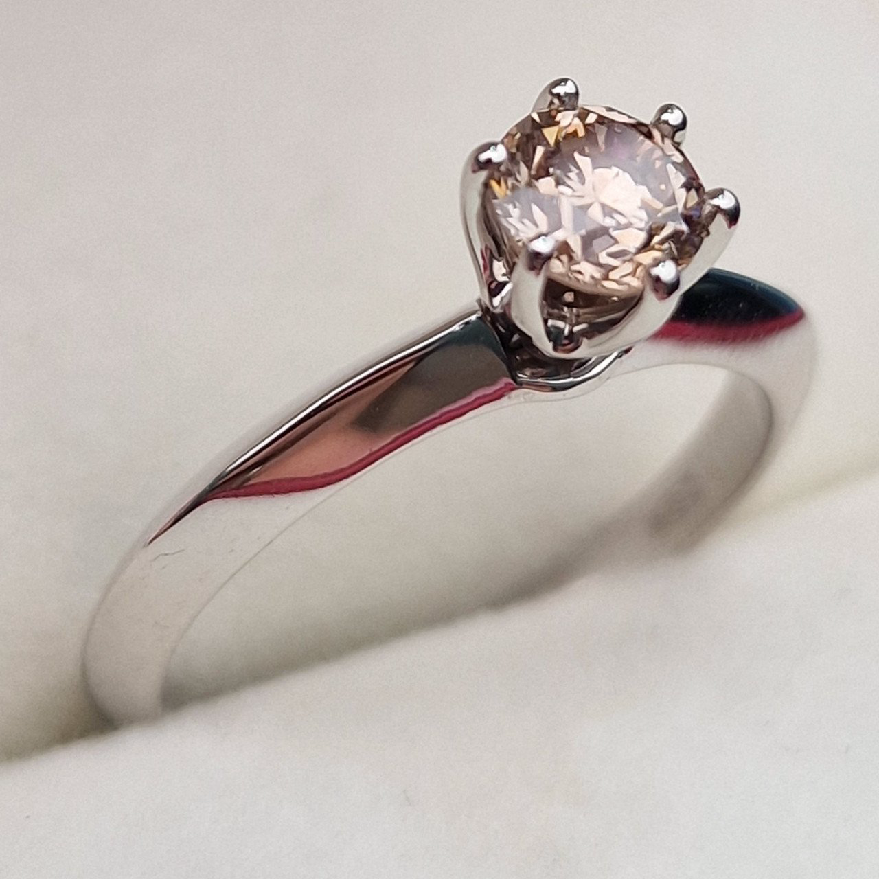 Кольцо Deimantas 100685965 17р 2,45гр 0,53ct. купить,NaN