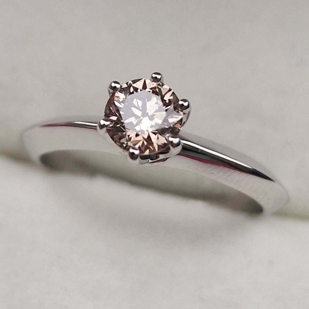Кольцо Deimantas 100685965 17р 2,45гр 0,53ct. купить,NaN