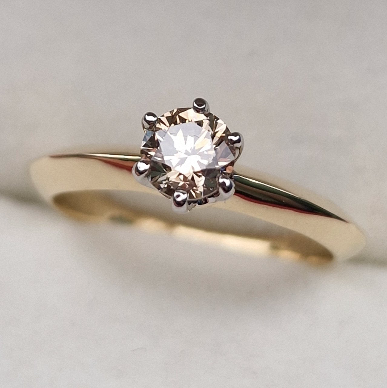 Кольцо Deimantas 100685992 16,7р 2,55гр 0,485ct. купить,NaN