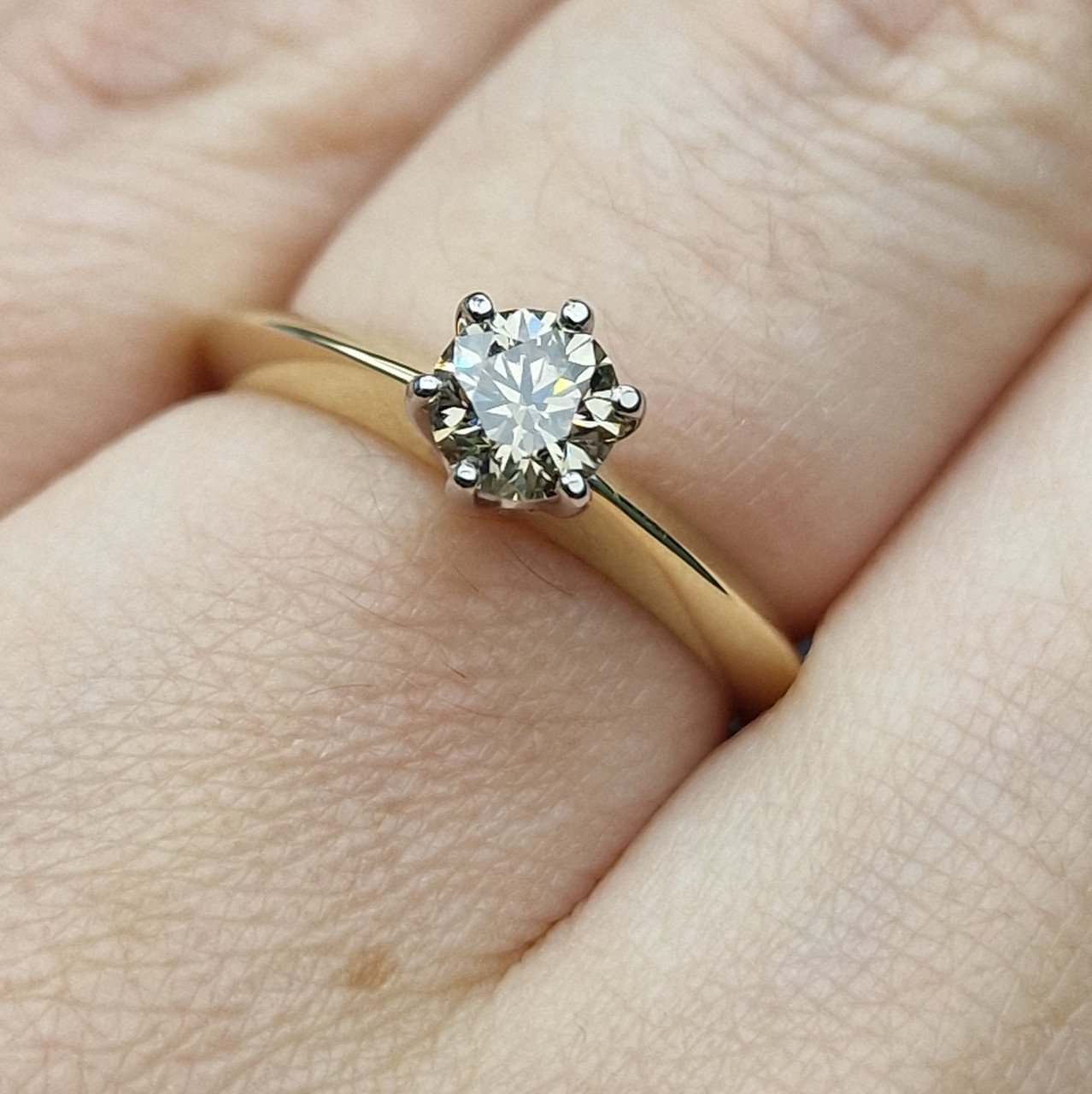 Кольцо Deimantas 100685984 16,5р 2,59гр 0,482ct. купить,NaN