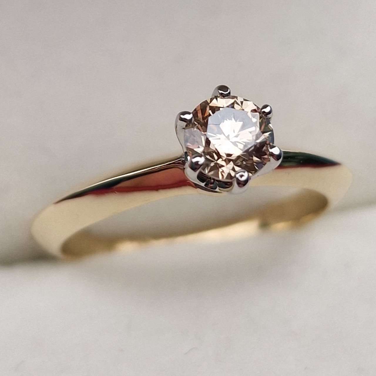 Кольцо Deimantas 100685992 16,7р 2,55гр 0,485ct. купить,NaN