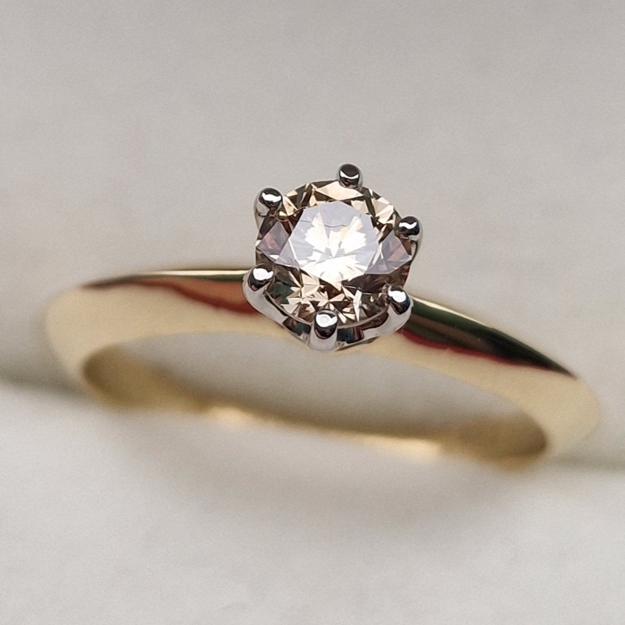 Кольцо Deimantas 100685992 16,7р 2,55гр 0,485ct. купить,NaN