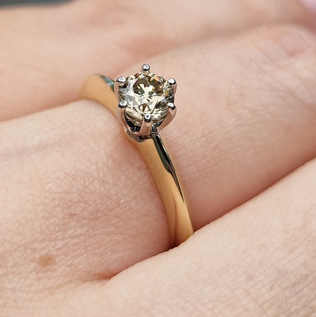 Кольцо Deimantas 100685992 16,7р 2,55гр 0,485ct. купить,NaN