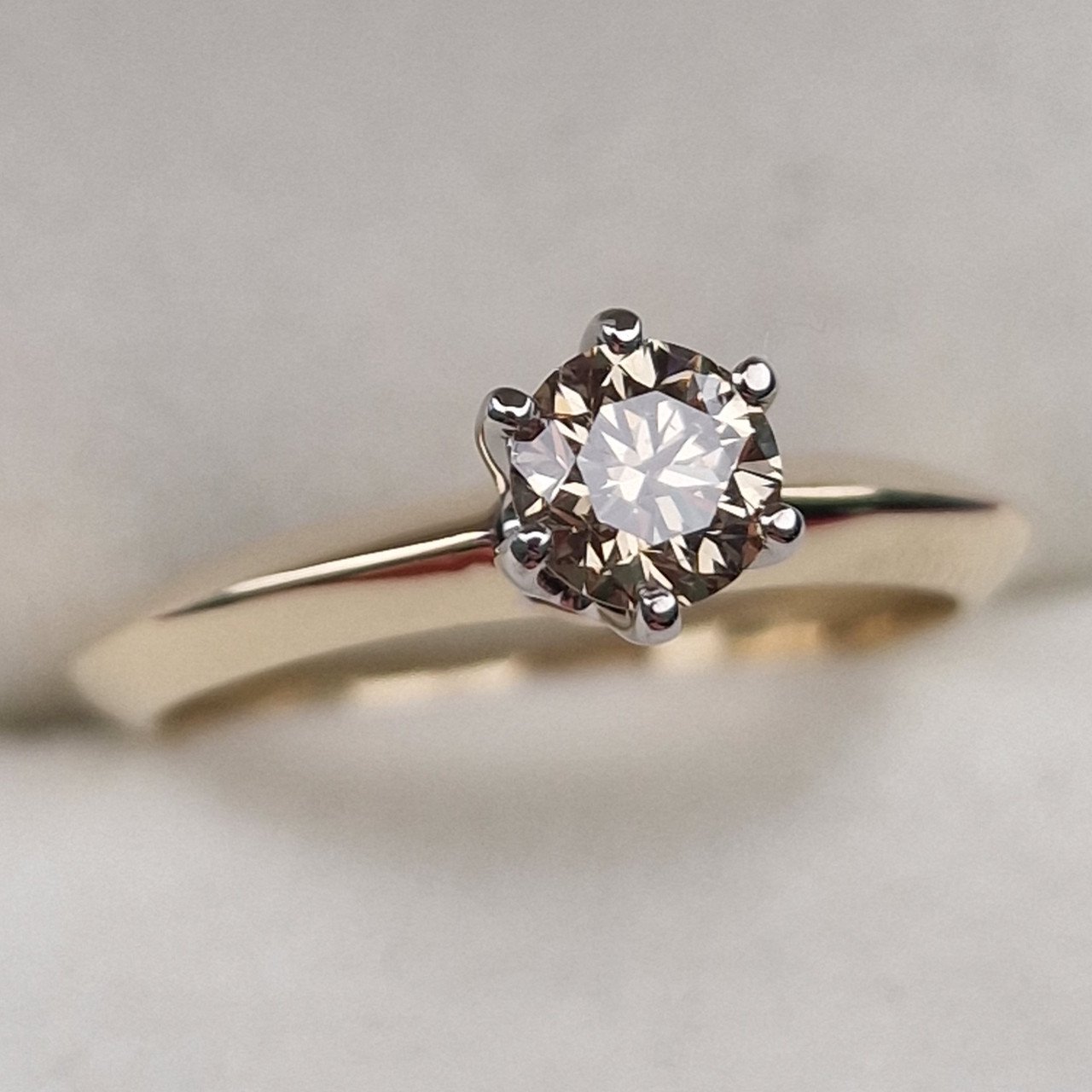 Кольцо Deimantas 100685984 16,5р 2,59гр 0,482ct. купить,NaN