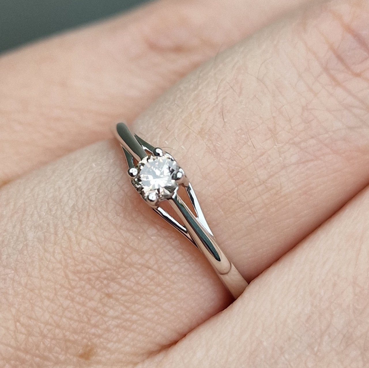 Кольцо Deimantas 101102908 17р 1,35гр 0,178ct. купить,NaN