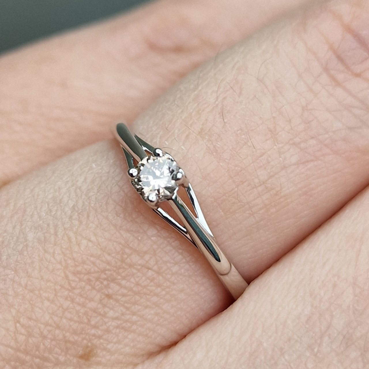 Кольцо Deimantas 101102908 17р 1,35гр 0,178ct. купить,NaN