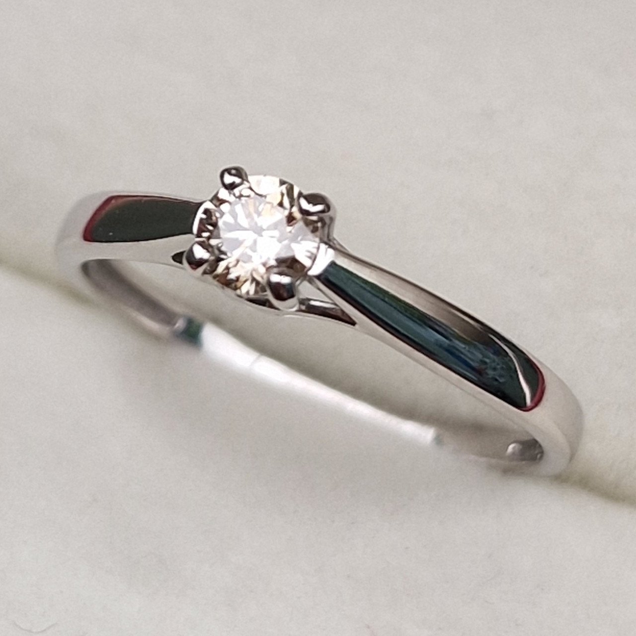 Кольцо Deimantas 101102939 17р 1,36гр 0,225ct. купить,NaN