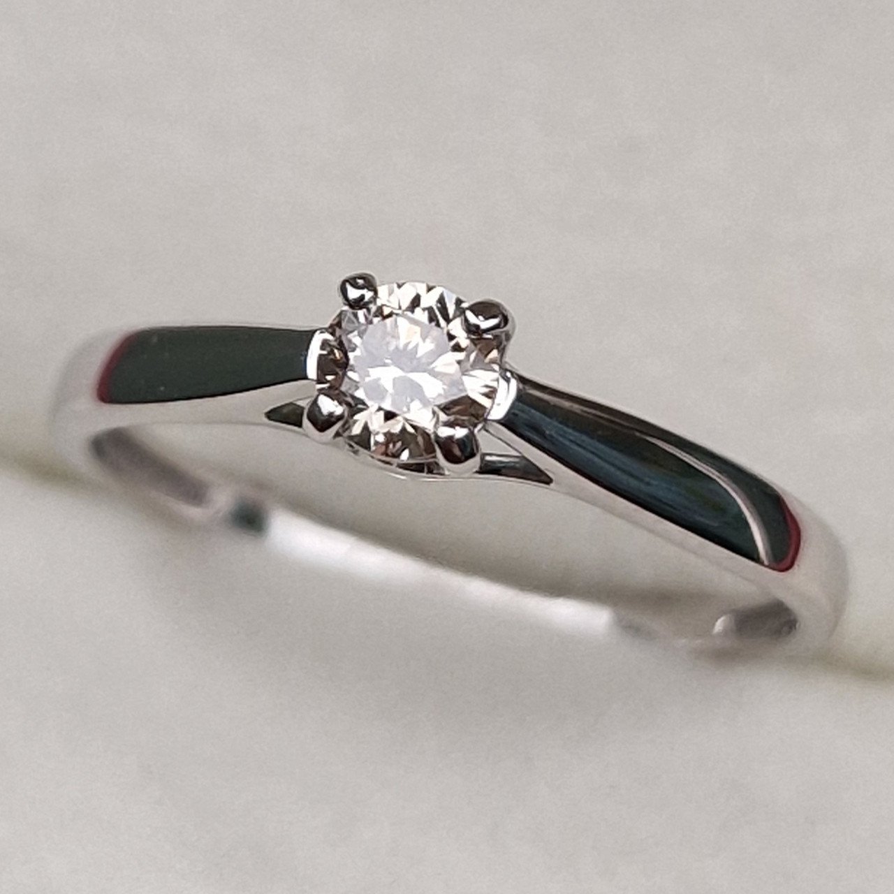 Кольцо Deimantas 101102939 17р 1,36гр 0,225ct. купить,NaN