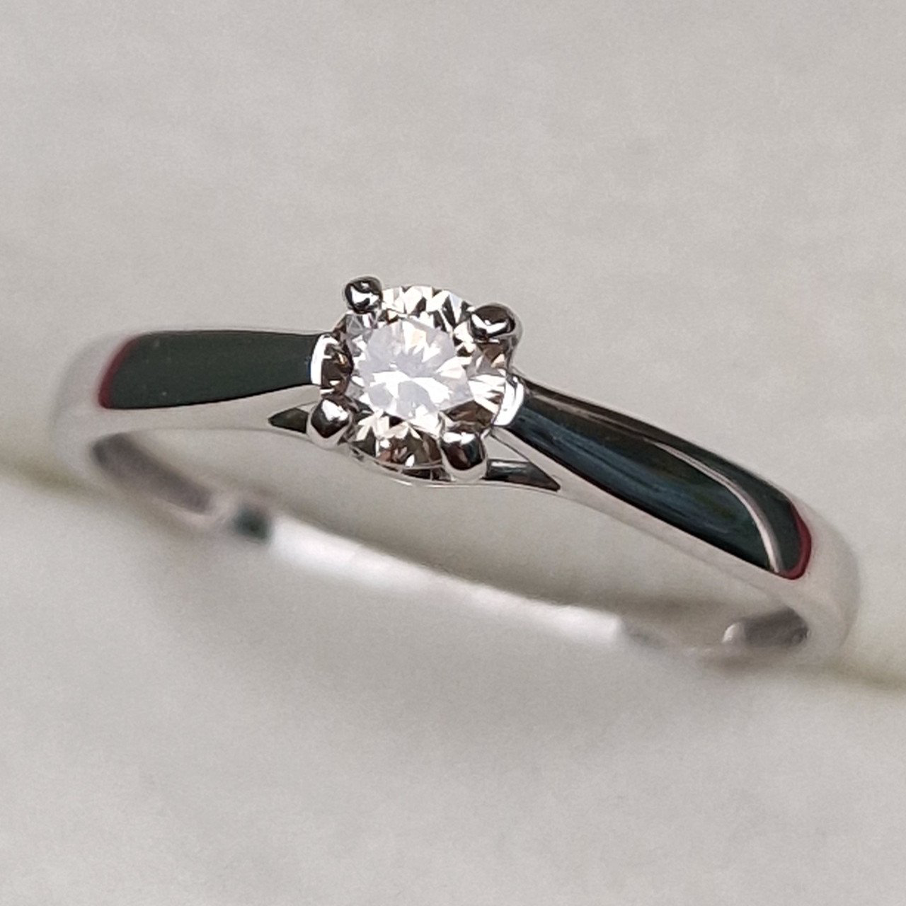 Кольцо Deimantas 101102939 17р 1,36гр 0,225ct. купить,NaN