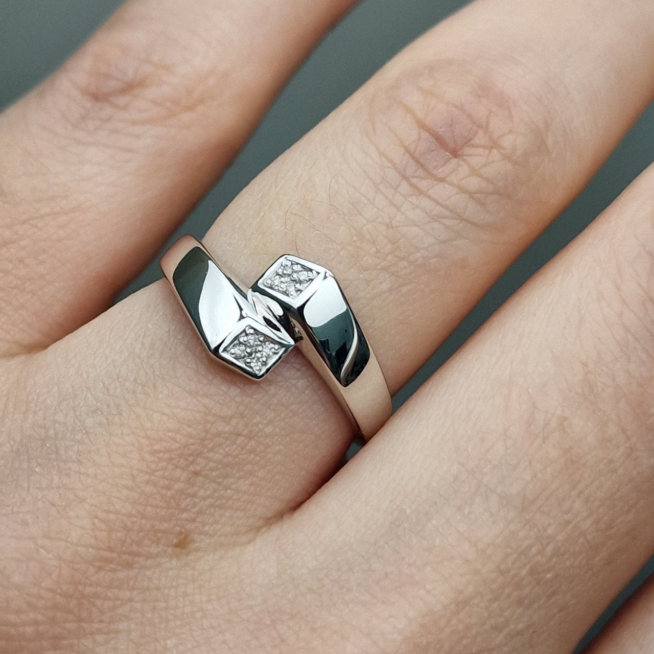 Кольцо Deimantas 101102956 17,5р 1,77гр 0,032ct. купить,NaN