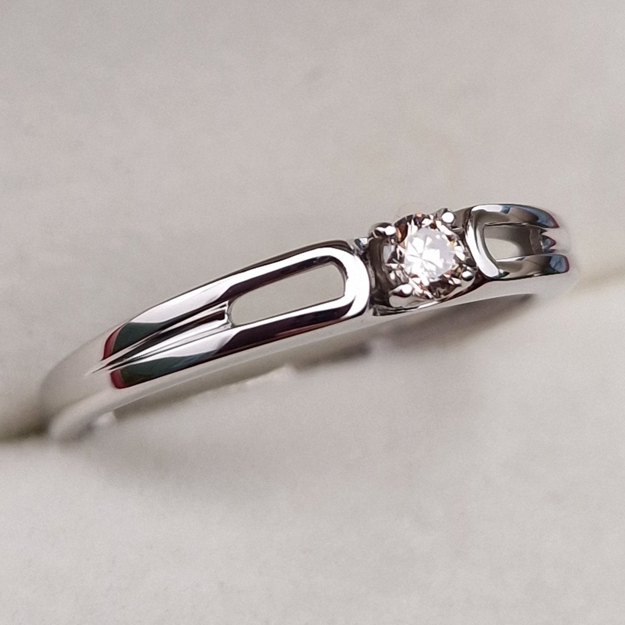 Кольцо Deimantas 101102941 18р 1,7гр 0,13ct. купить,NaN
