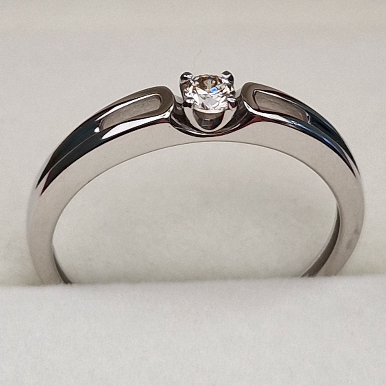 Кольцо Deimantas 101102941 18р 1,7гр 0,13ct. купить,NaN