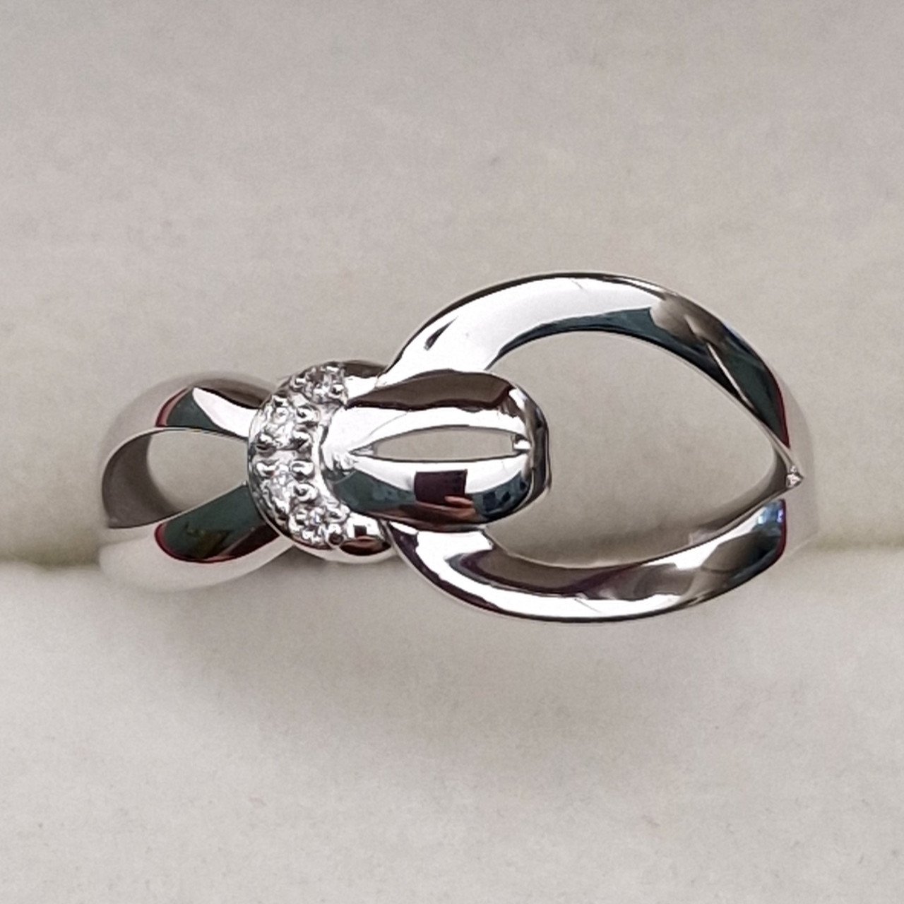Кольцо Deimantas 101102945 17,5р 1,41гр 0,023ct. купить,NaN