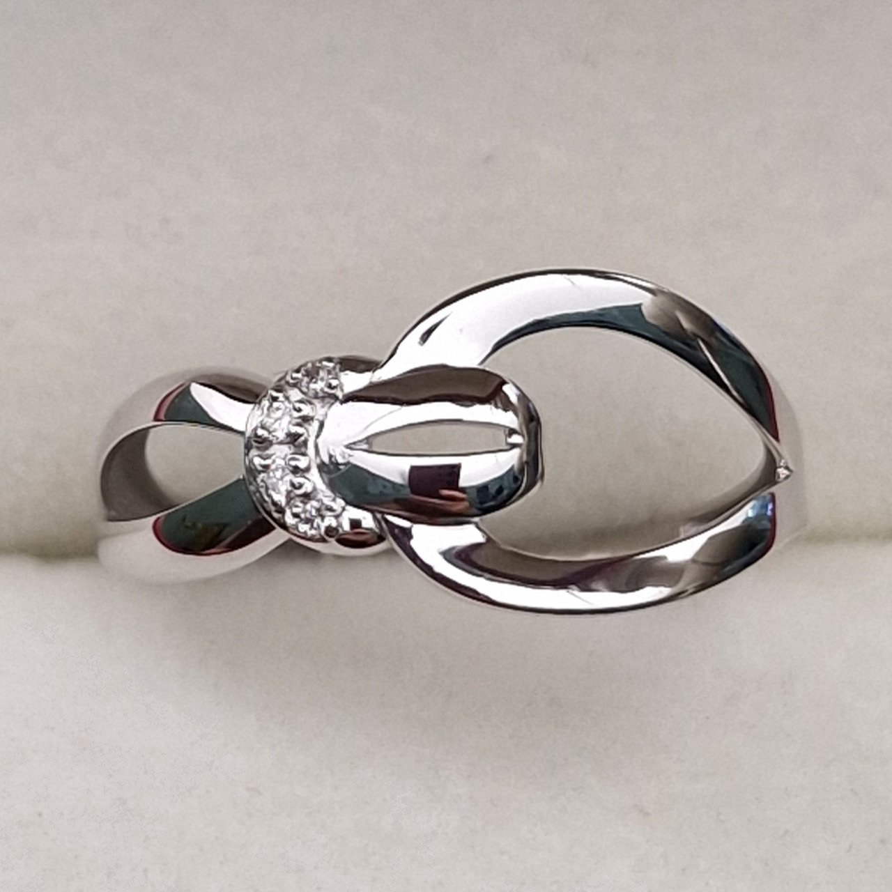 Кольцо Deimantas 101102945 17,5р 1,41гр 0,023ct. купить,NaN