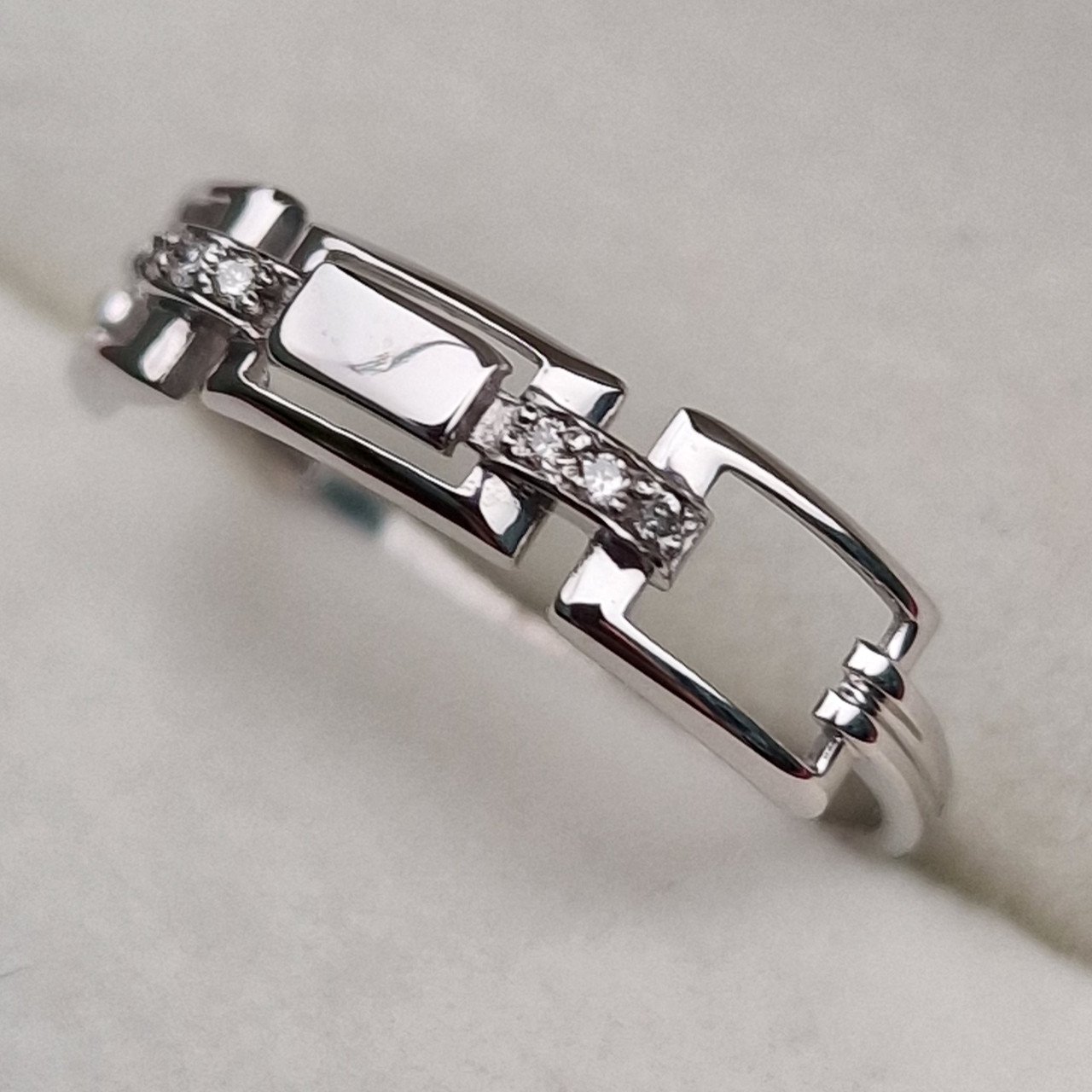 Кольцо Deimantas 101102963 17р 1,35гр 0,022ct. купить,NaN