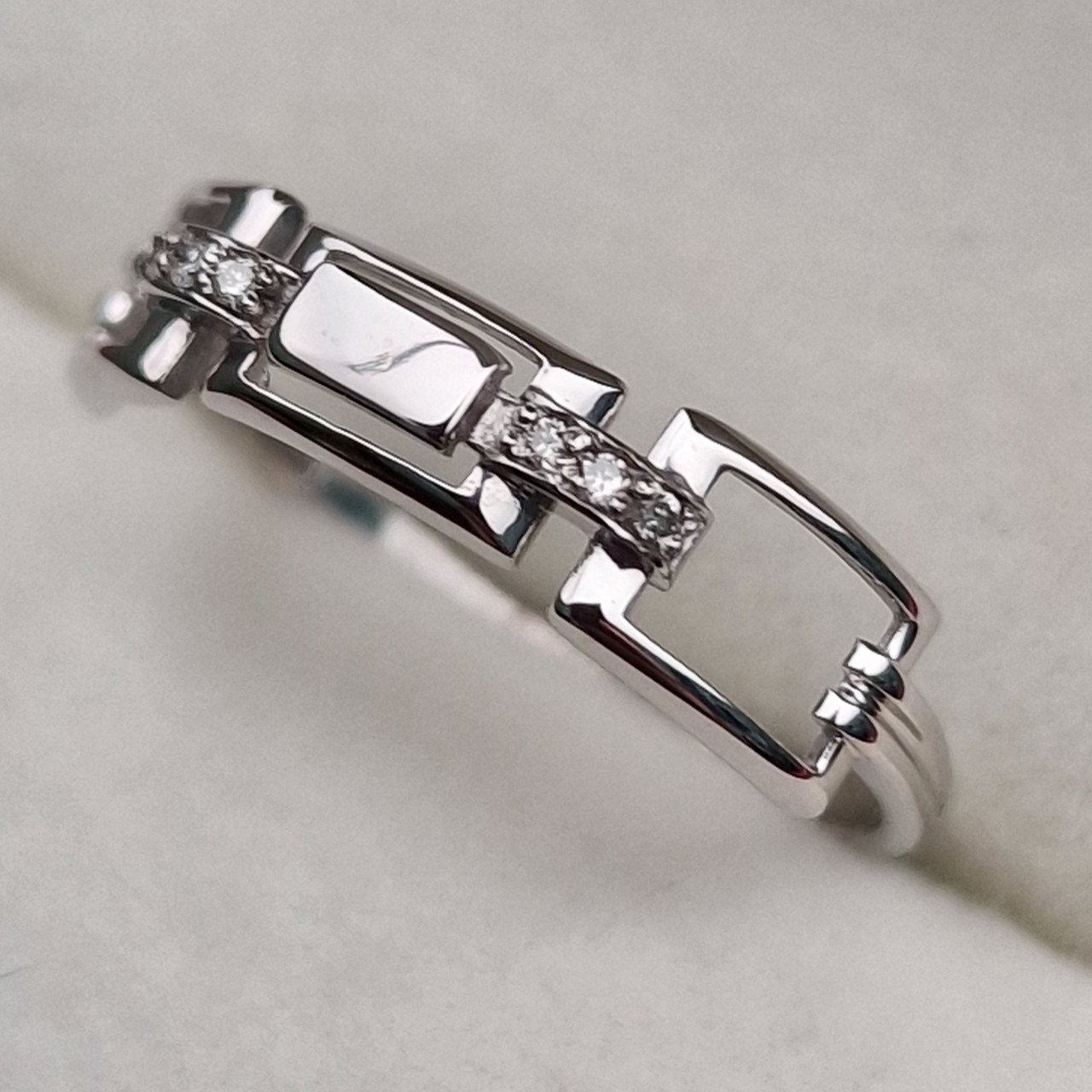 Кольцо Deimantas 101102963 17р 1,35гр 0,022ct. купить,NaN