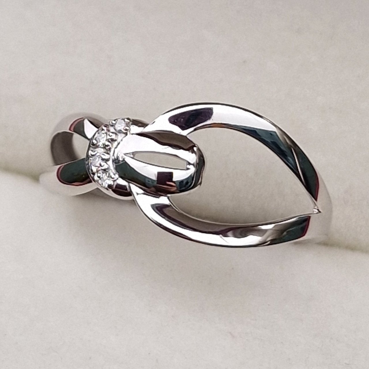 Кольцо Deimantas 101102945 17,5р 1,41гр 0,023ct. купить,NaN