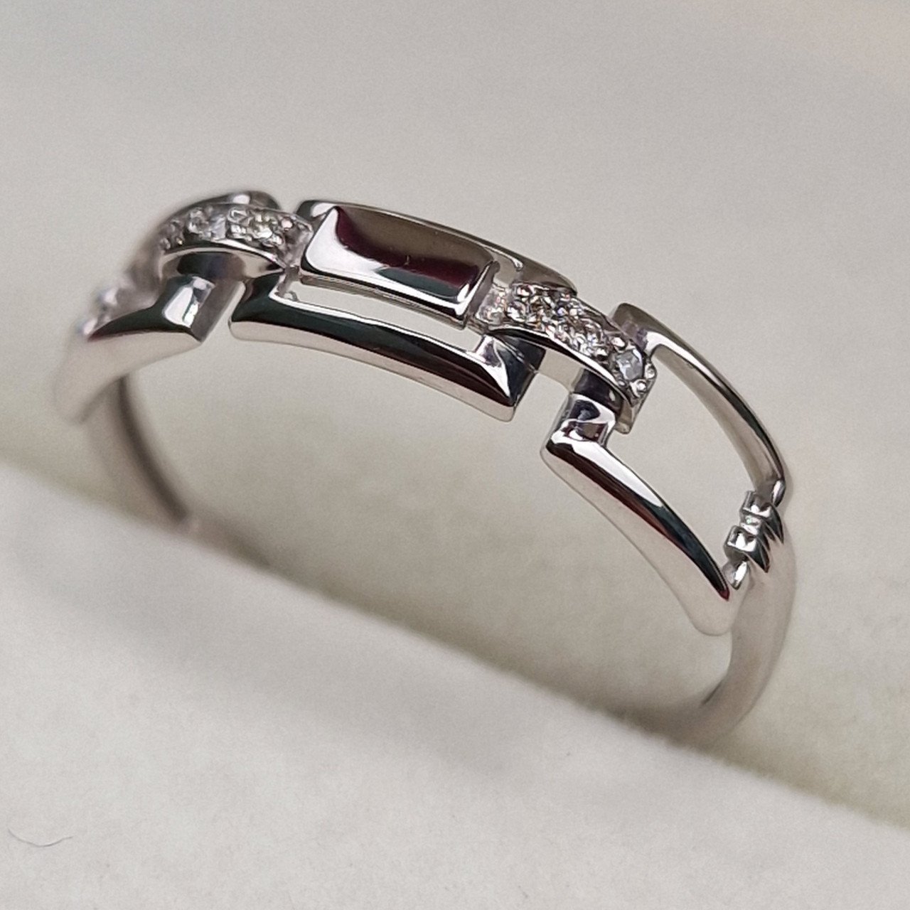 Кольцо Deimantas 101102963 17р 1,35гр 0,022ct. купить,NaN