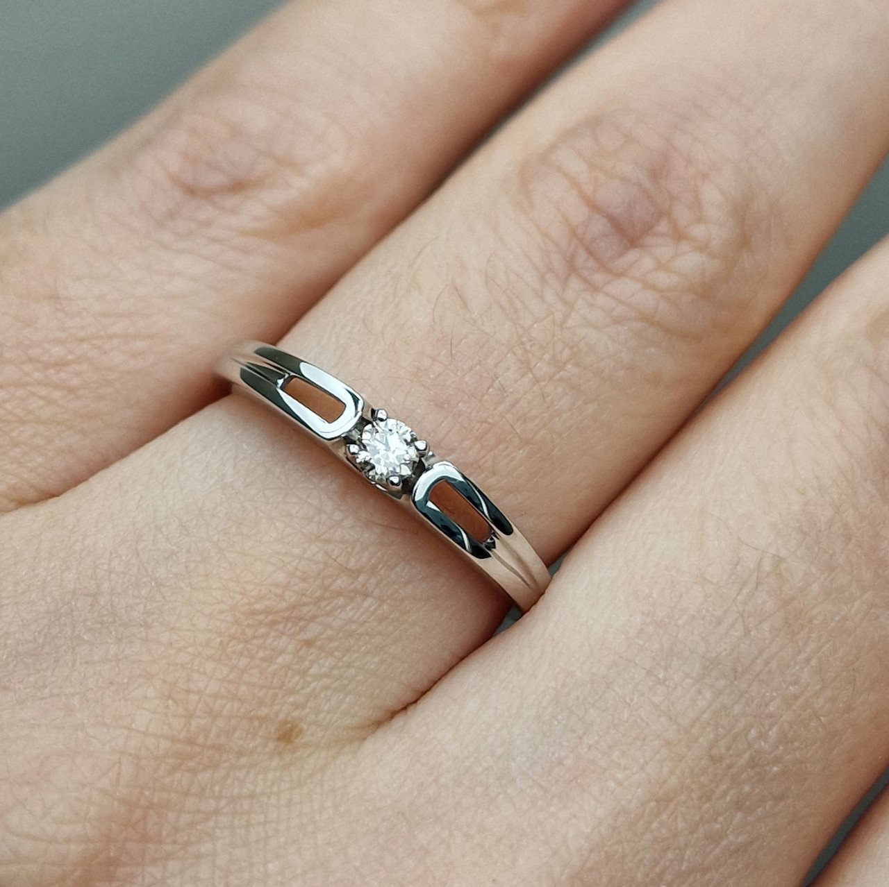 Кольцо Deimantas 101102941 18р 1,7гр 0,13ct. купить,NaN