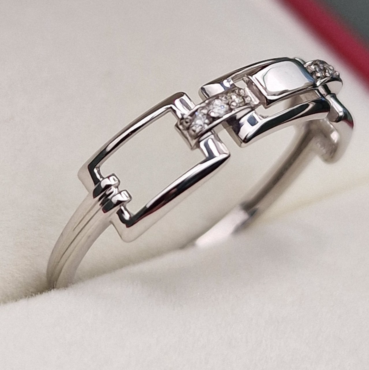 Кольцо Deimantas 101102963 17р 1,35гр 0,022ct. купить,NaN