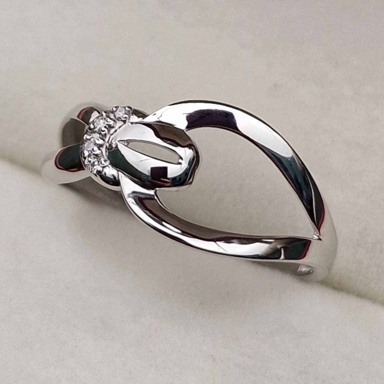 Кольцо Deimantas 101102945 17,5р 1,41гр 0,023ct. купить,NaN