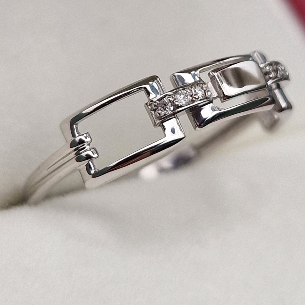 Кольцо Deimantas 101102963 17р 1,35гр 0,022ct. купить,NaN