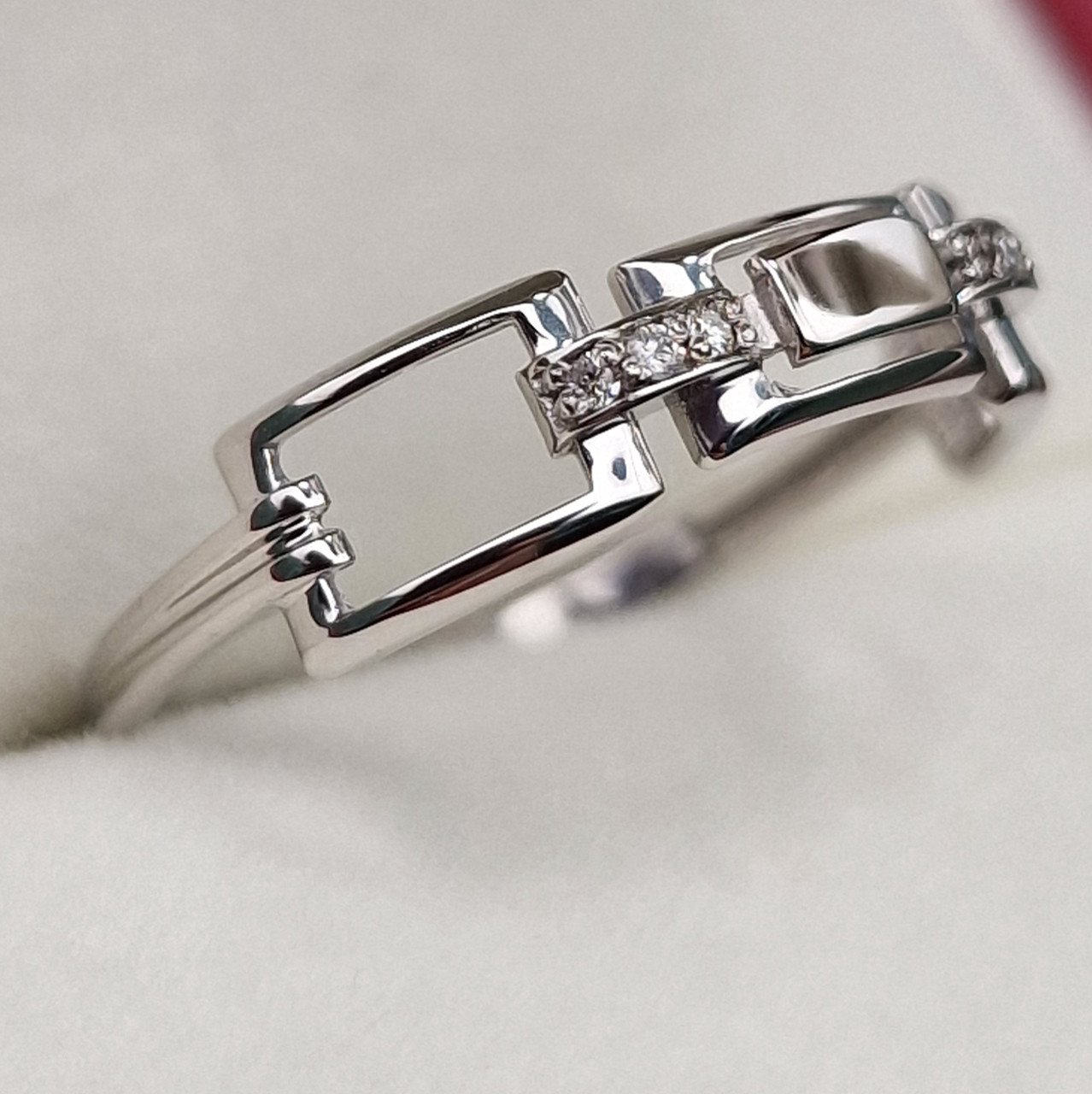 Кольцо Deimantas 101102963 17р 1,35гр 0,022ct. купить,NaN
