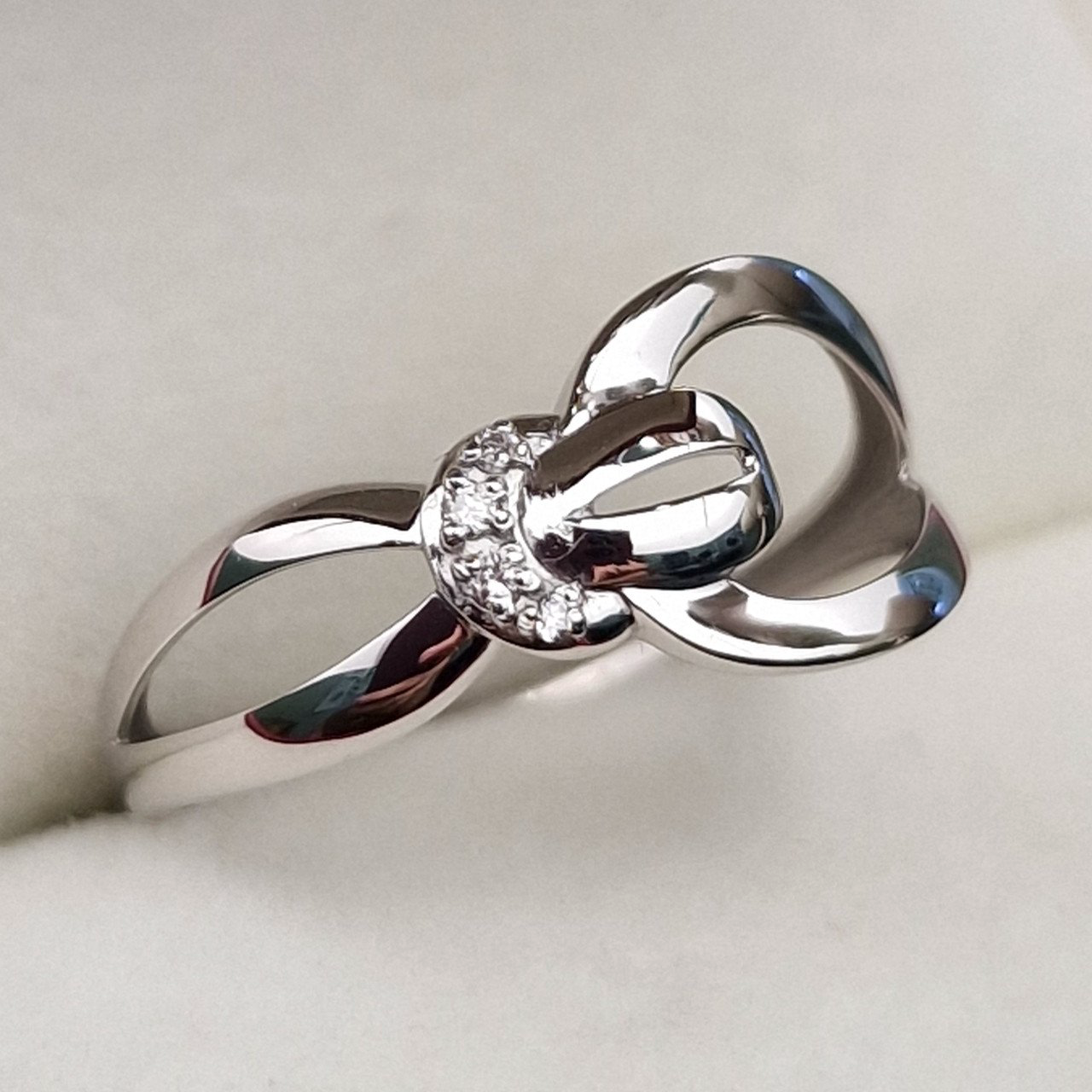 Кольцо Deimantas 101102945 17,5р 1,41гр 0,023ct. купить,NaN
