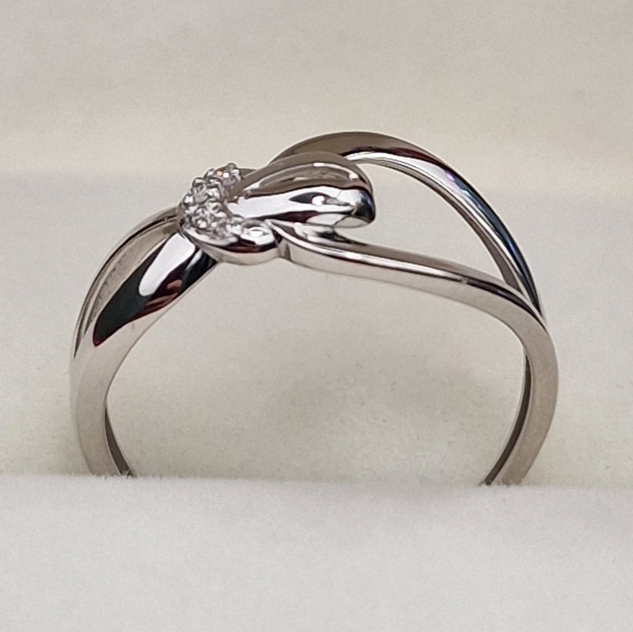 Кольцо Deimantas 101102945 17,5р 1,41гр 0,023ct. купить,NaN