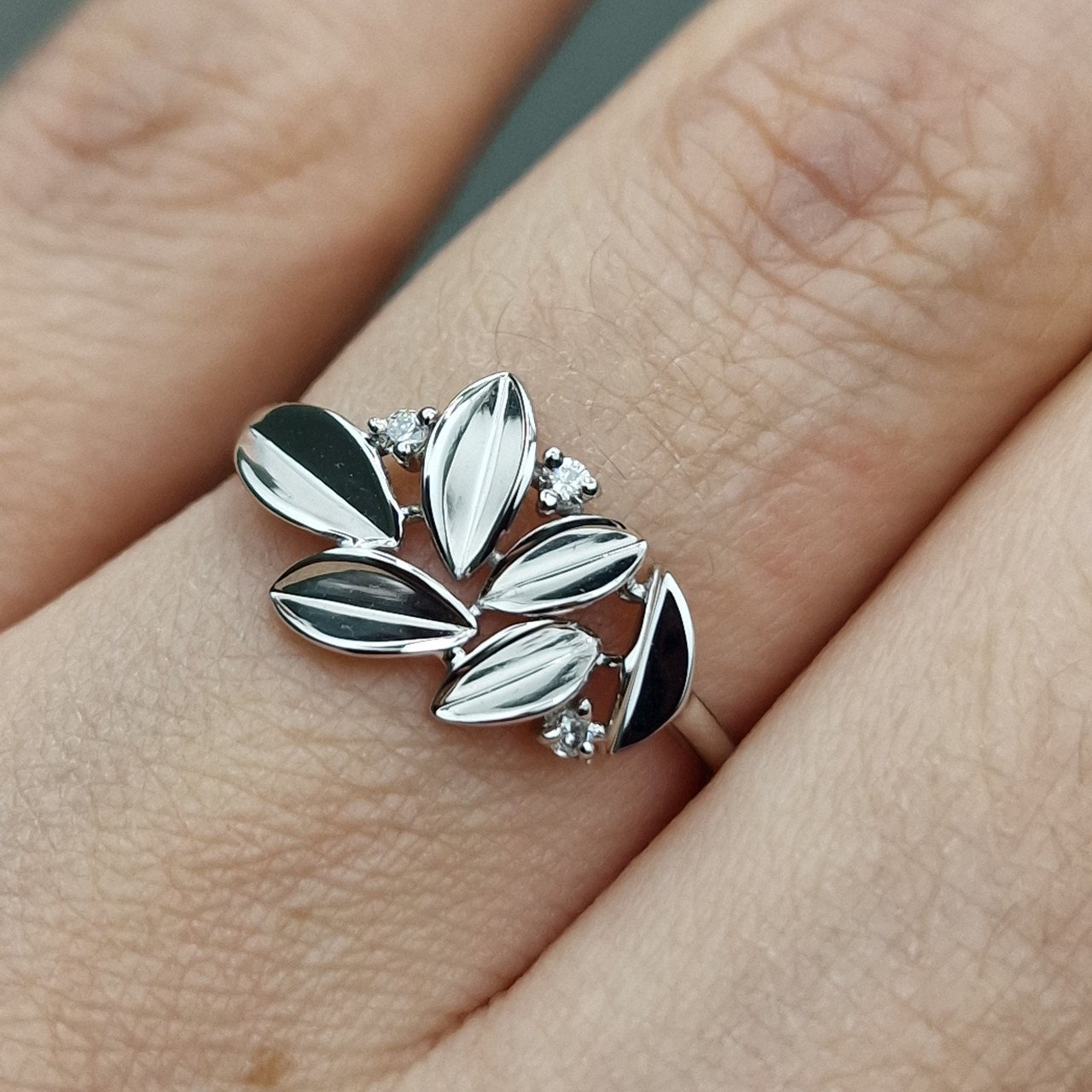 Кольцо Deimantas 101102968 17,5р 1,29гр 0,030ct. купить,NaN