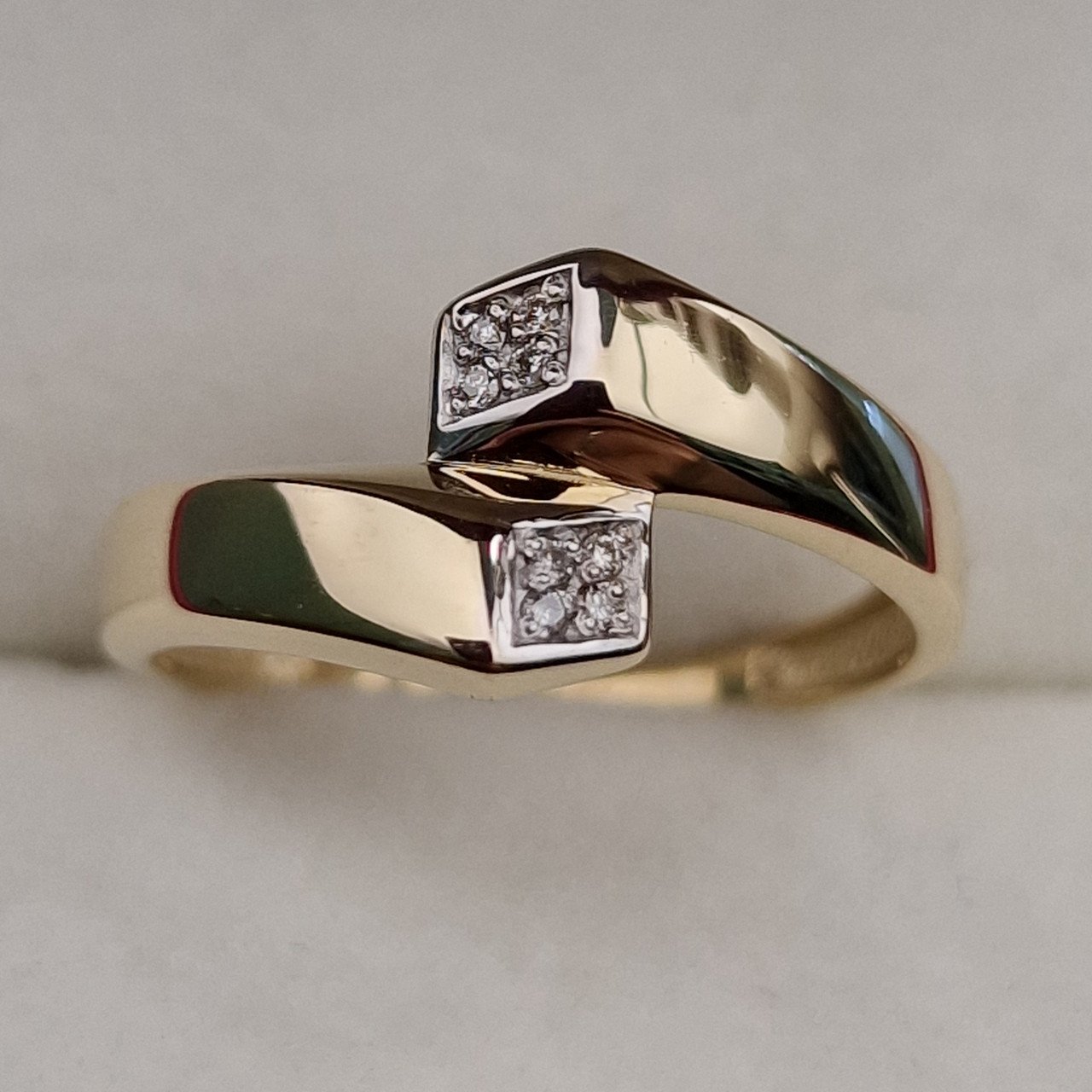Кольцо Deimantas 101102990 17,5р 1,67гр 0,035ct. купить,NaN