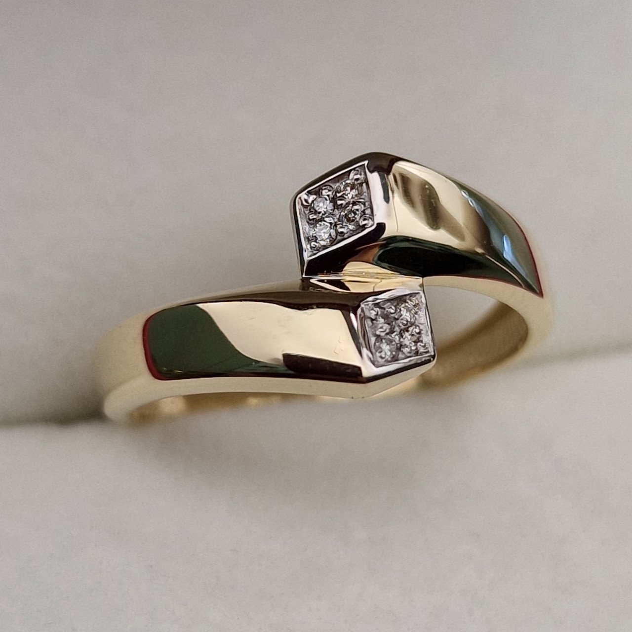 Кольцо Deimantas 101102990 17,5р 1,67гр 0,035ct. купить,NaN