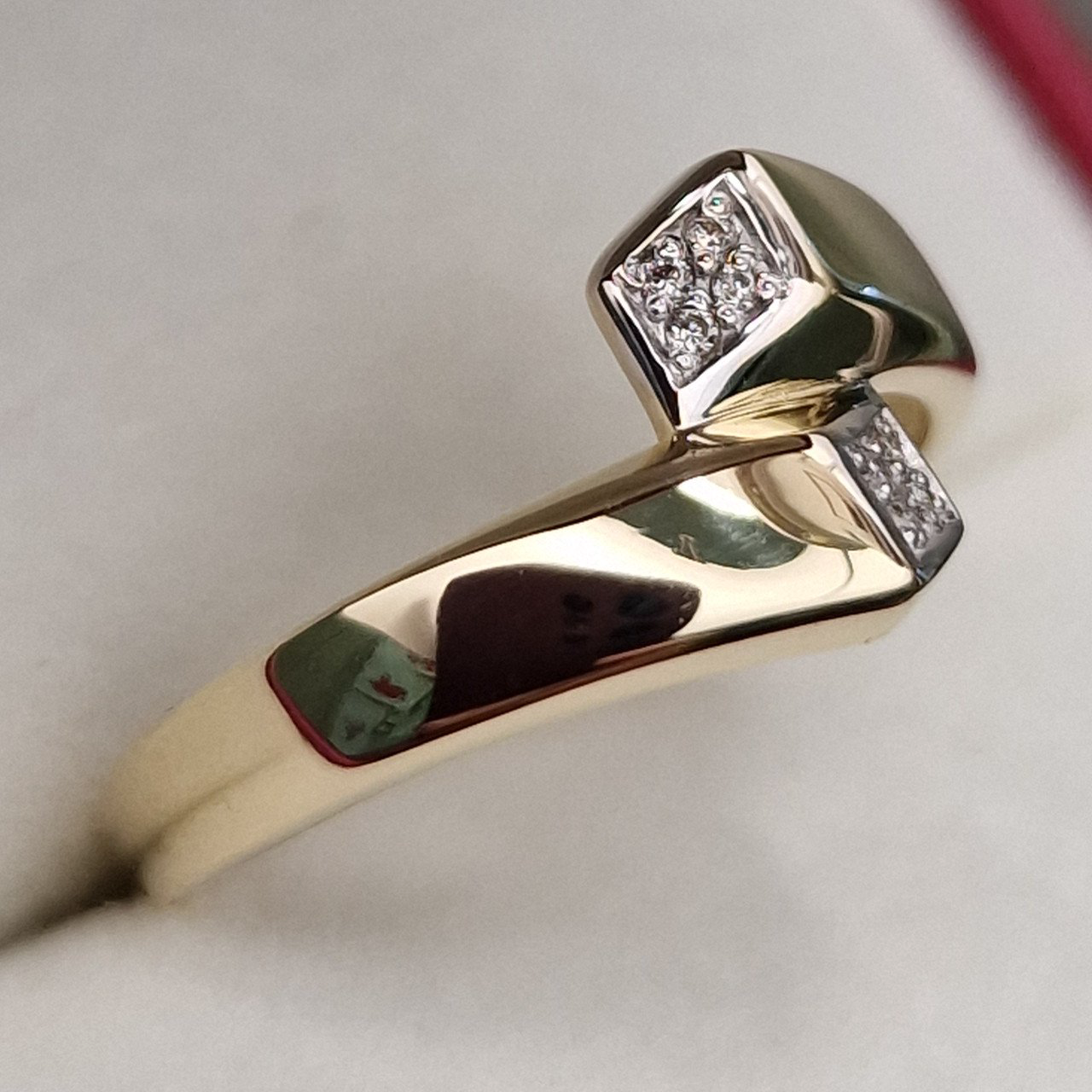Кольцо Deimantas 101102990 17,5р 1,67гр 0,035ct. купить,NaN