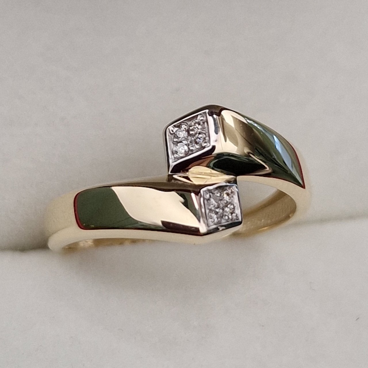 Кольцо Deimantas 101102990 17,5р 1,67гр 0,035ct. купить,NaN