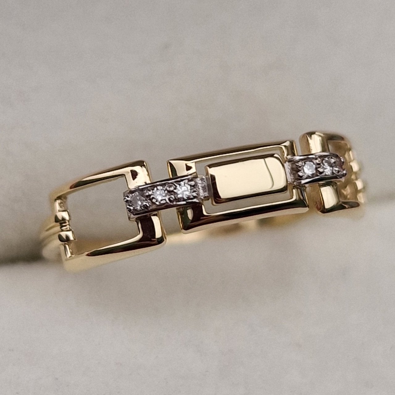 Кольцо Deimantas 101103110 16,5р 1,37гр 0,029ct. купить,NaN