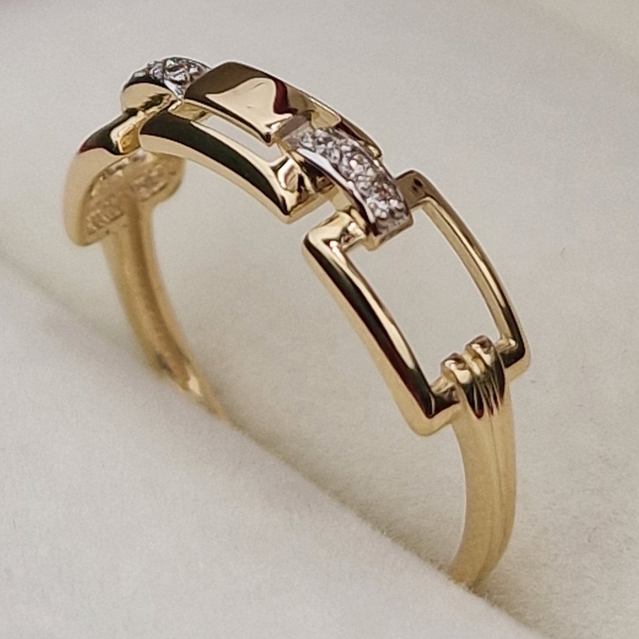 Кольцо Deimantas 101103110 16,5р 1,37гр 0,029ct. купить,NaN