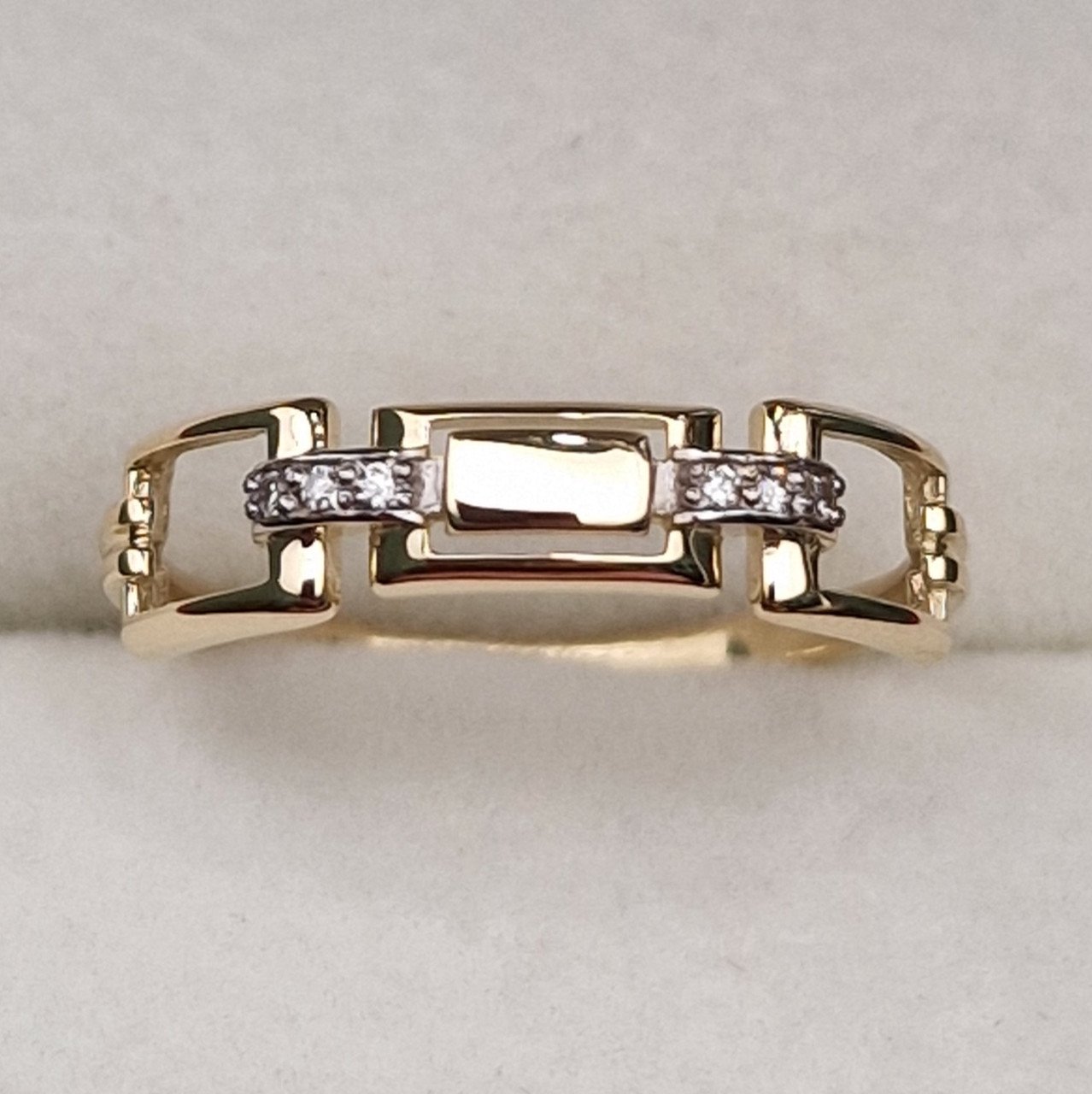 Кольцо Deimantas 101103110 16,5р 1,37гр 0,029ct. купить,NaN