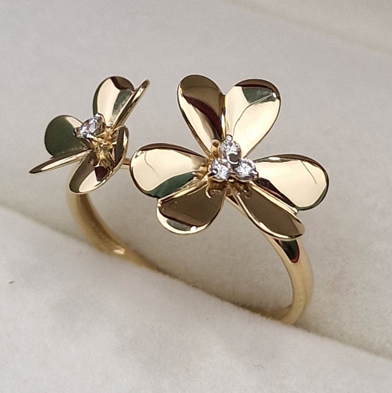 Кольцо Deimantas 101103097 17р 1,89гр 0,070ct. купить,NaN