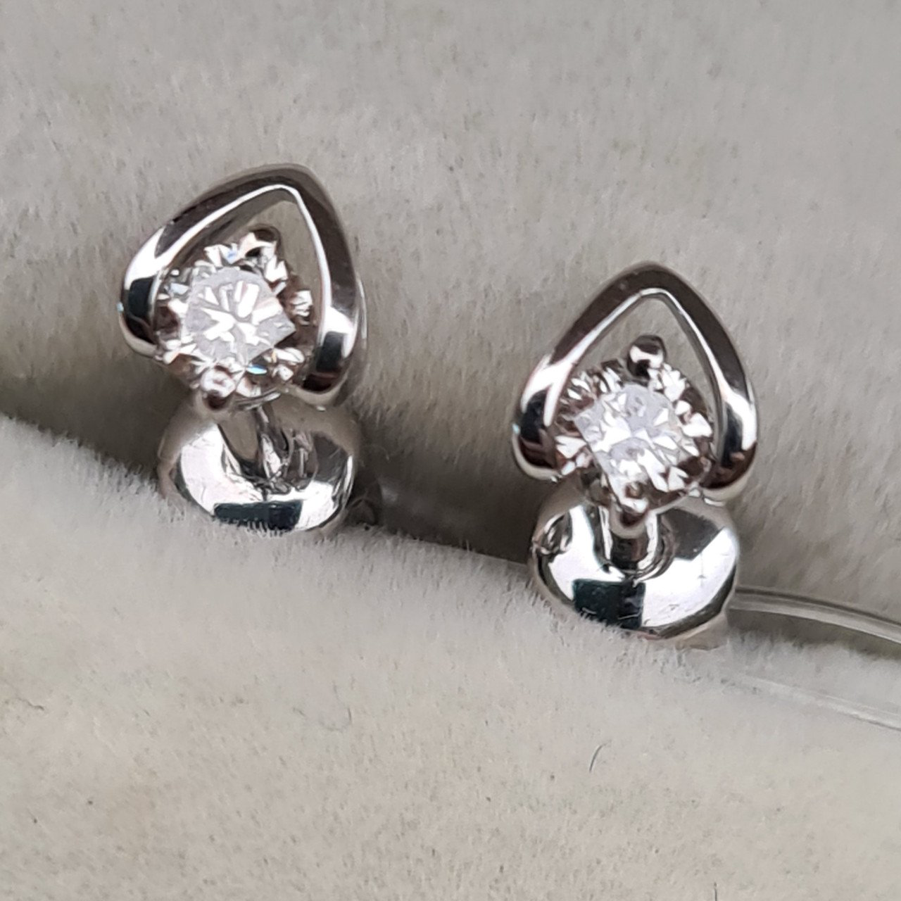 Серьги Deimantas 101103252 1,11гр 0,25ct. купить,NaN