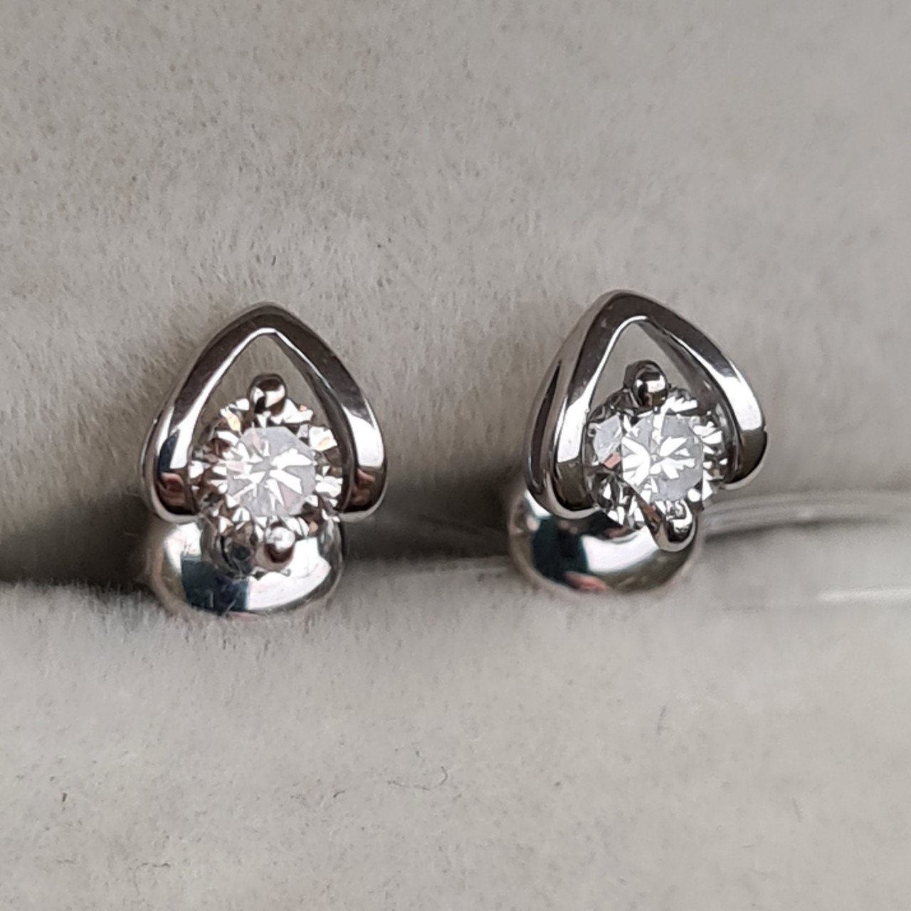 Серьги Deimantas 101103252 1,11гр 0,25ct. купить,NaN