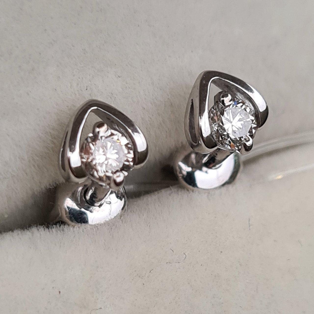 Серьги Deimantas 101103252 1,11гр 0,25ct. купить,NaN