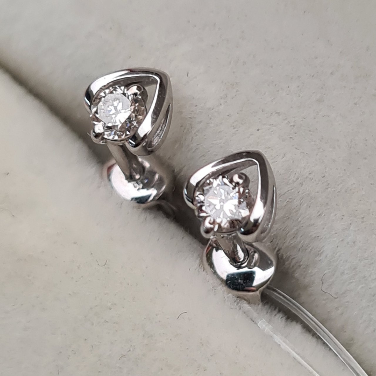 Серьги Deimantas 101103252 1,11гр 0,25ct. купить,NaN