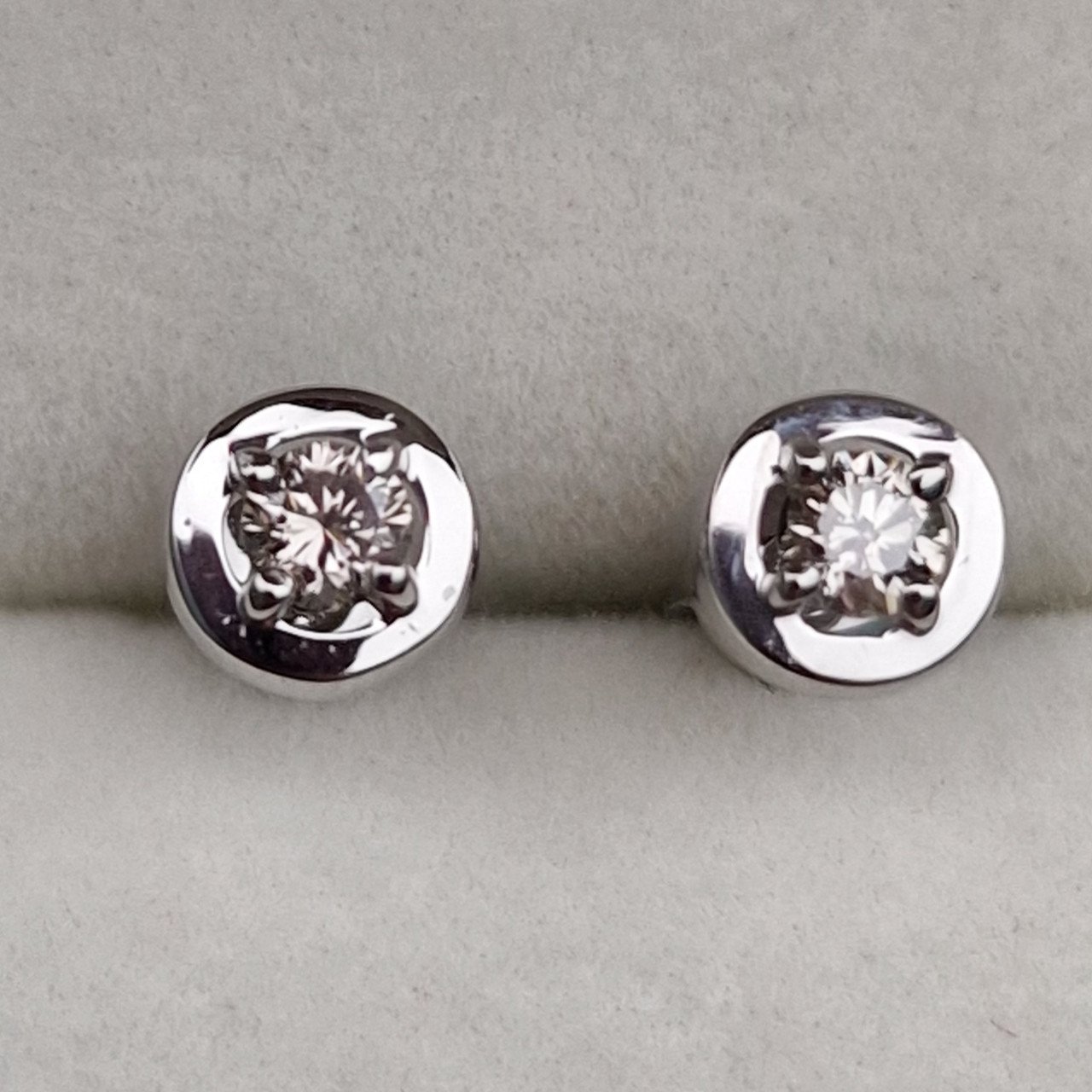 Серьги Deimantas 101103261 1,21гр 0,24ct. купить,NaN